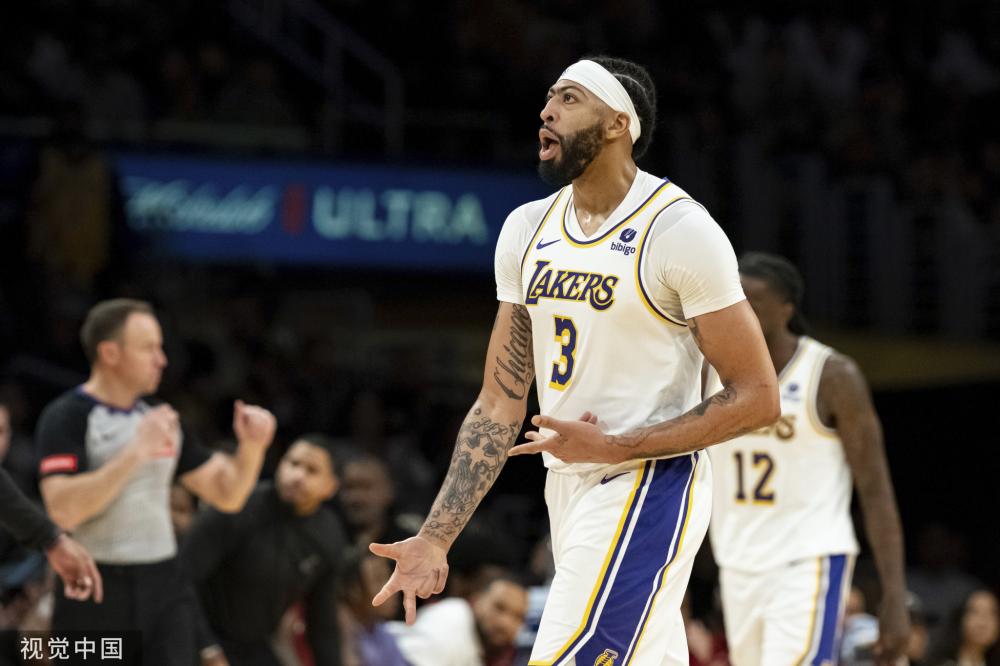 中表现抢眼 中表现抢眼